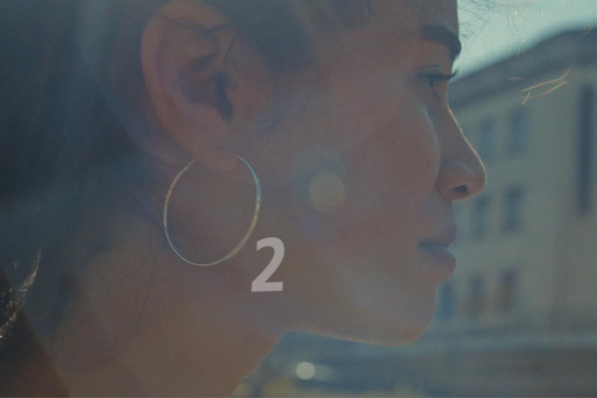 O2 makes long-distance father/daughter connection to flag up its network coverage