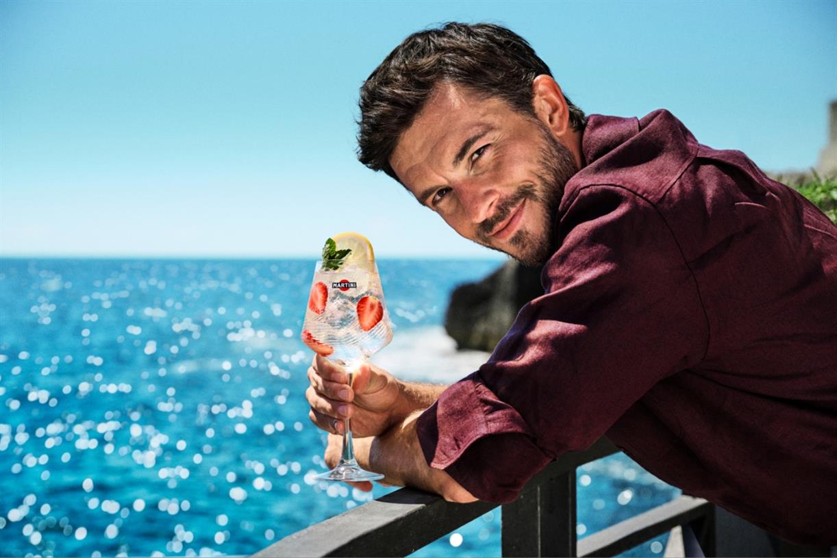 Martini ad goes 'off script' with actor Jonathan Bailey