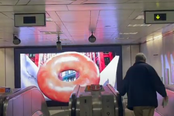 New York Bagel Co takes 3D ad to Underground passengers