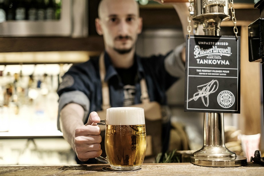 Pilsner Urquell to host masterclass in beer pouring