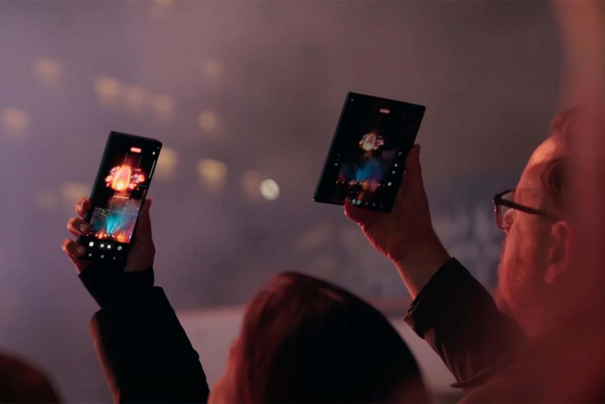 Samsung UK launches social media review
