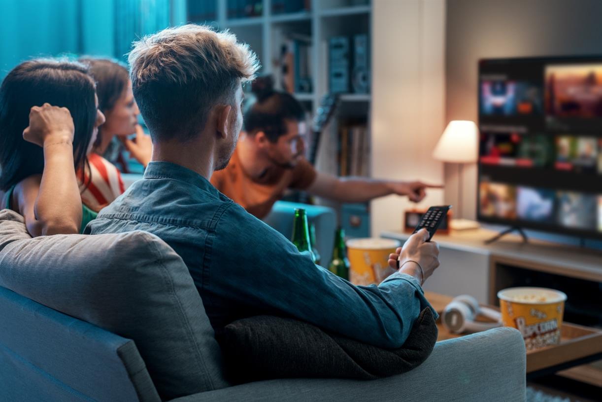 Sharpest ever decline of linear TV viewers in 2022