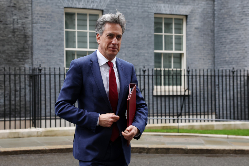 Government agrees to new carbon emissions target despite net zero political rift