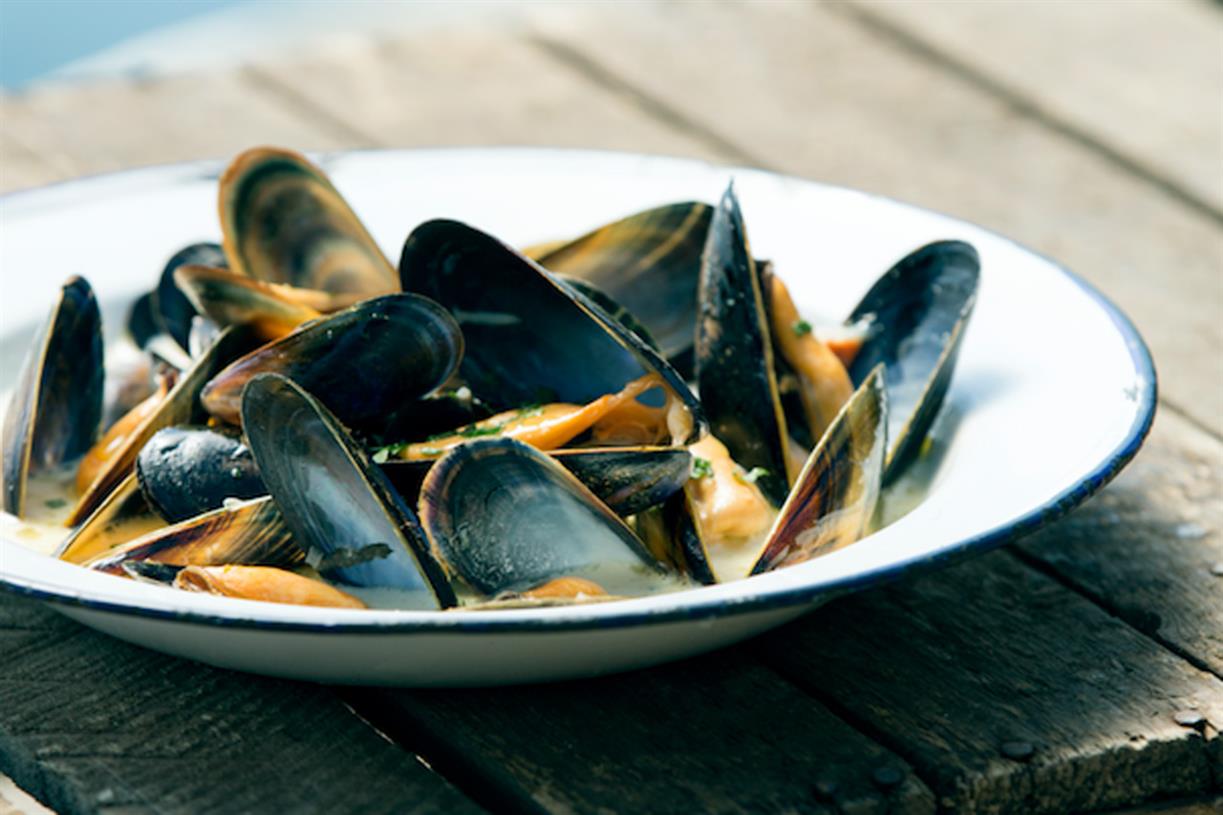 Lidl "Mussel beach" by 360i Europe