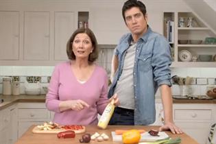 Flora: 2011 campaign starring Vernon Kay and his mother
