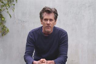 EE: ad stars actor Kevin Bacon