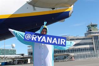 Ryanair: launches Twitter account