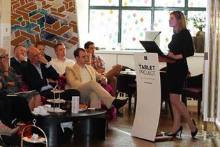 Newsworks' Vanessa Clifford presenting the industry's first Tablet Project