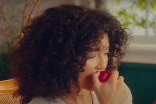 Snow White has a bad experience with a poisonous apple and decides to grow her own to make sure no one ever has to go through what she did