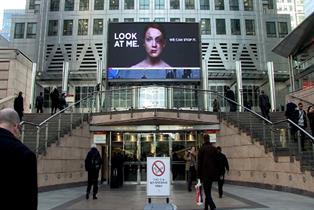 The 'look at me' billboard at Canary Wharf