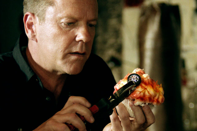 Kiefer Sutherland: stars in Acer spot