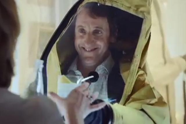 Schweppes: campaign continues with alien ad 