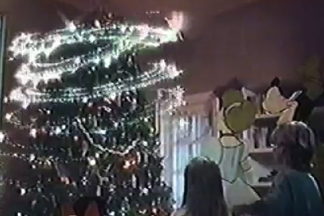 A still from the 1989 Walt Disney Christmas Coca-Cola ad