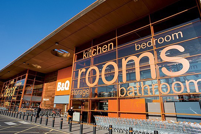 B&Q: hosts flashmob in aid of Comic Relief