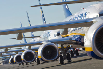 Ryanair: signs deal with 888.com