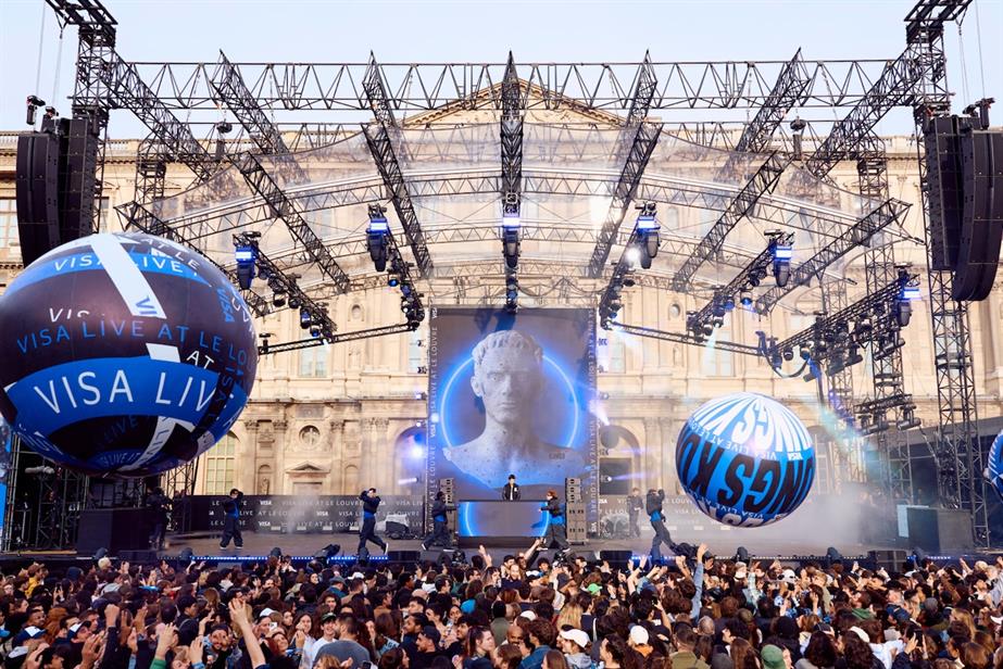 Visa “Visa Live at le Louvre” by Imagination