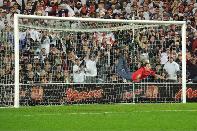 Mars: Euro 2012 ad features Premier League footballers and a goalkeeping hero
