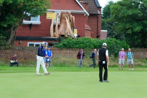 The octopus can be seen from the fourth green