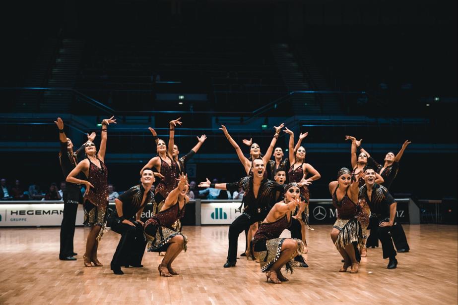 Image of Latin dancers