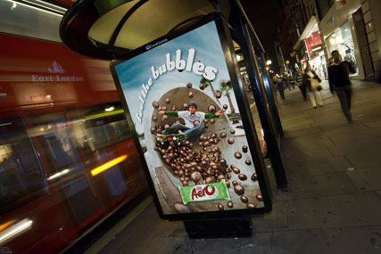 Posterscope's lenticular Aero campaign