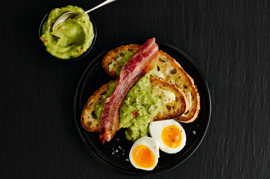 Ibis celebrates launch of 24 hour Piccadilly line with free breakfasts
