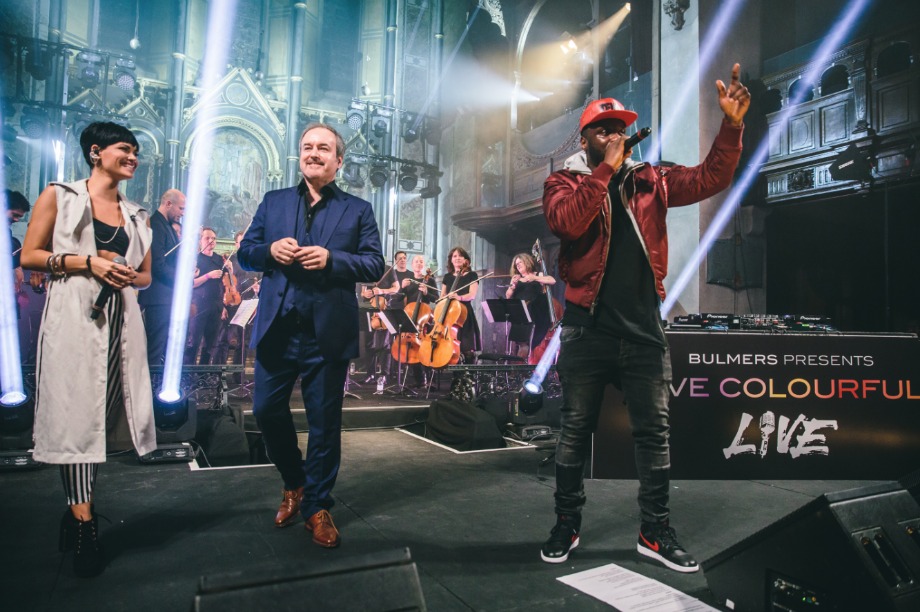 The event culminated with a joint performance by the three artists 