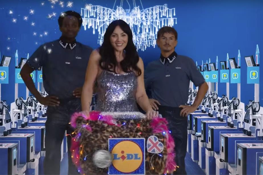 Martine McCutcheon and backing dancers in Lidl ad