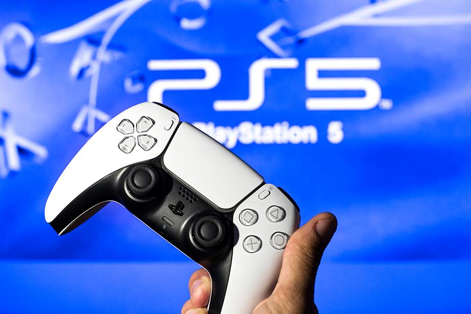 A Playstation 5 controller