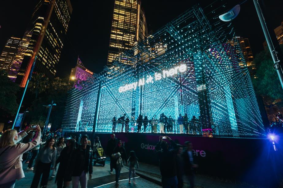 Samsung “Chorus of light” by Amplify