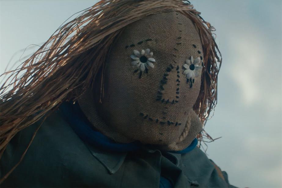 A scarecrow from Rightmove's 2022 ad