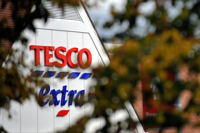 Tesco: UK sales decline again