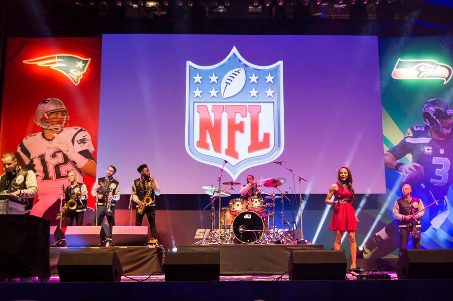 American-themed entertainment at the NFL Super Bash 2015