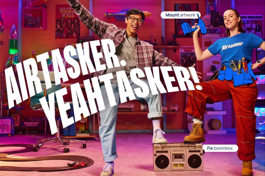 Man and Tasker celebrating with copy saying Airtasker. Yeahtasker!