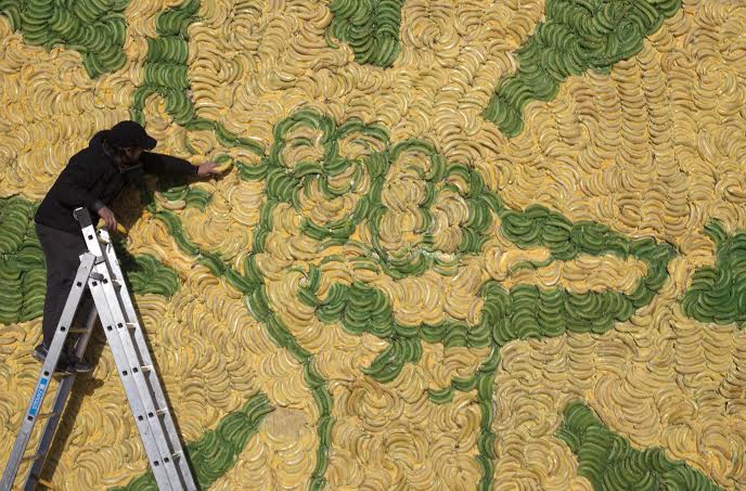 World's first 'edible' billboard