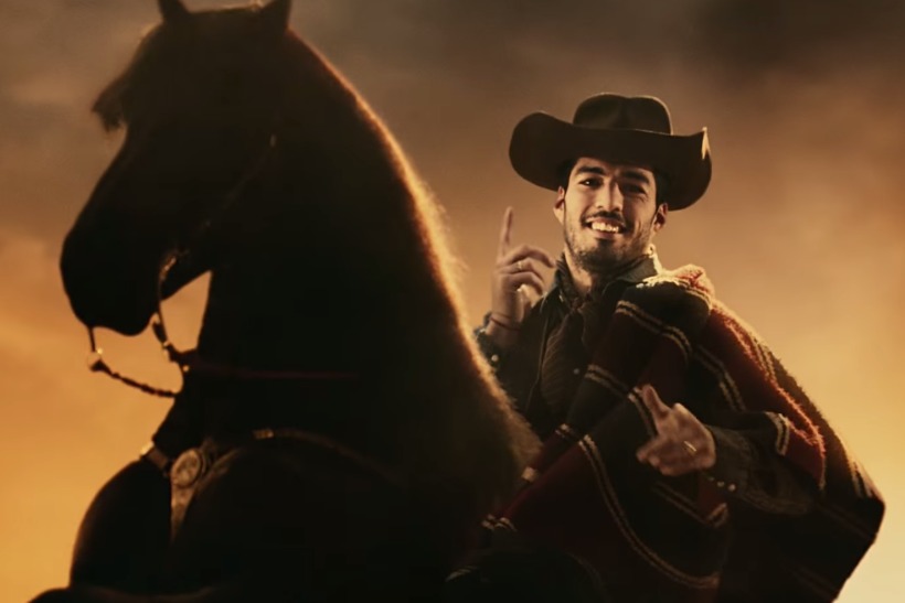 Qatar Airways: Suarez appearing for Barcelona FC
