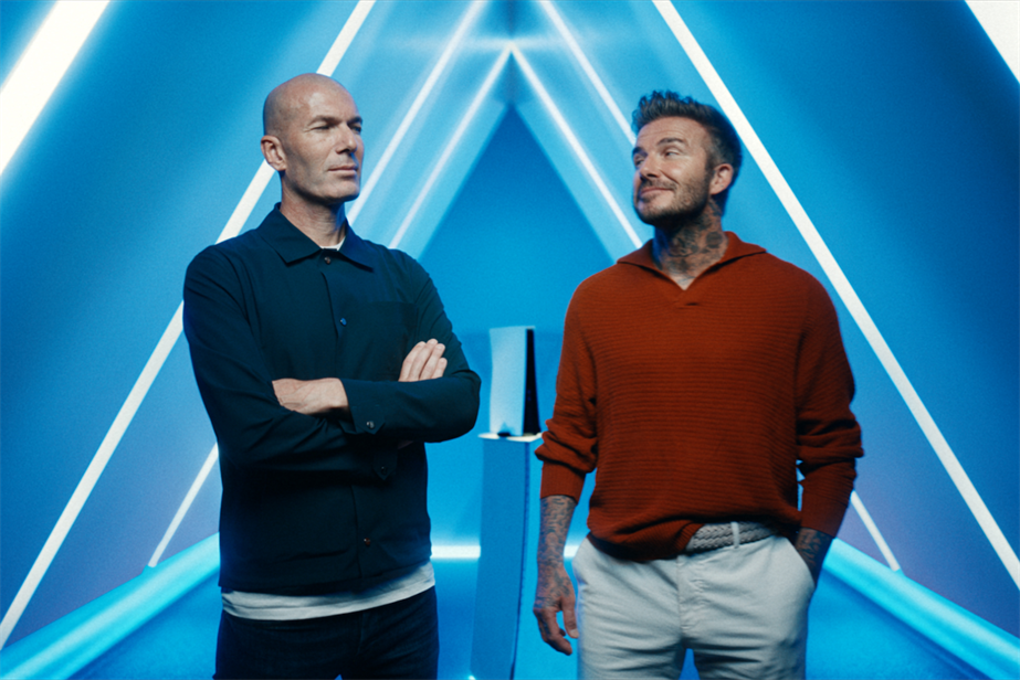 Still image of Sony and adam&eveDDB's campaign "Play closer", showing David Beckham and Zinedine Zidane