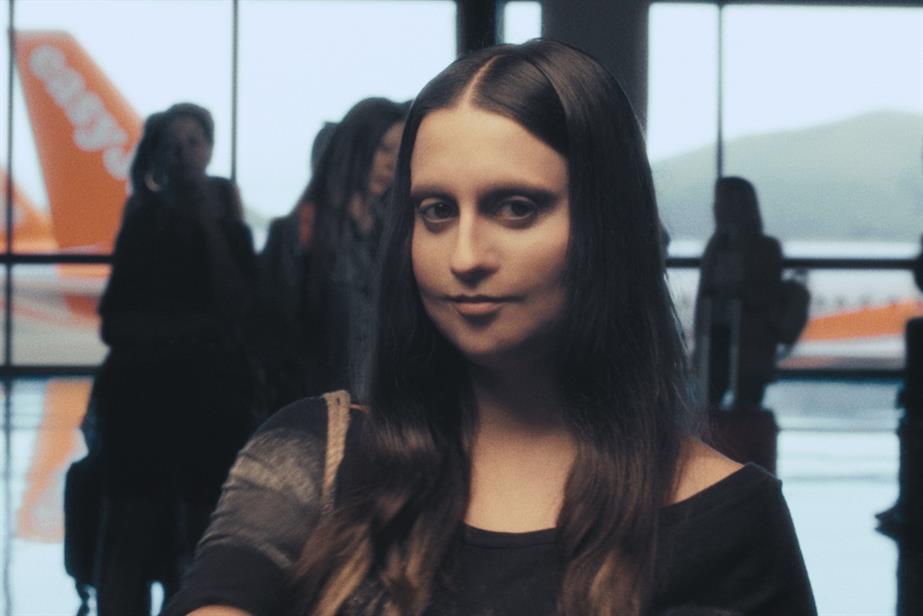 Mona Lisa at the airport