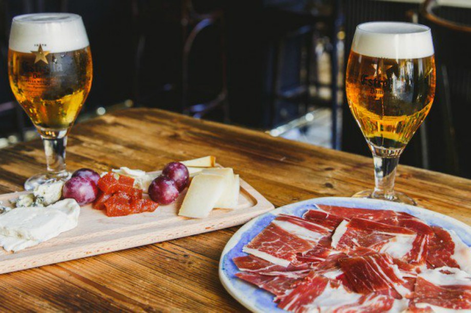 The pop-up will serve traditional Spanish fare alongside beer from Estrella (@EstrellaDammUK)