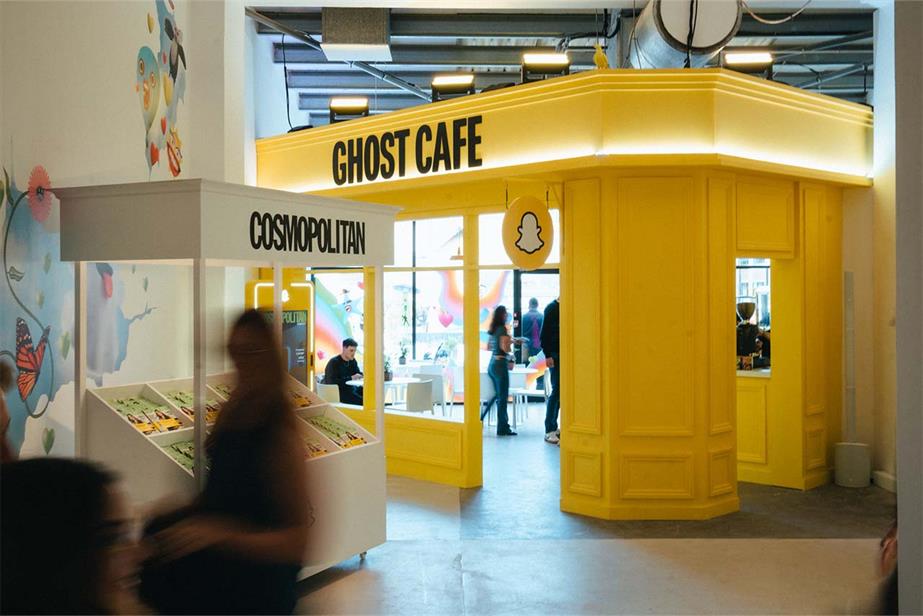 Ghost Cafe and Cosmpolitan news stand on Snap Street