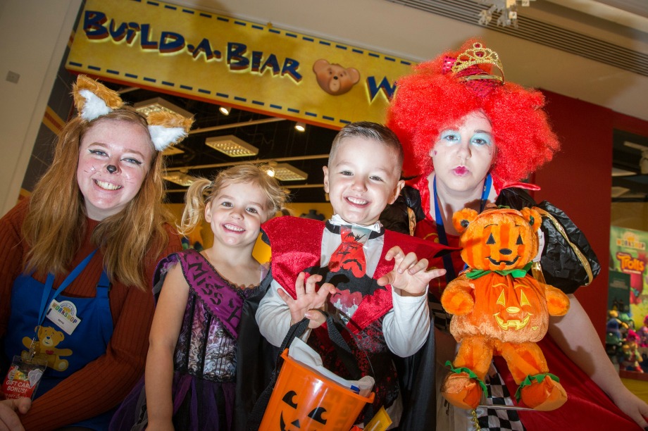 Intu shopping centres run trick or treat events