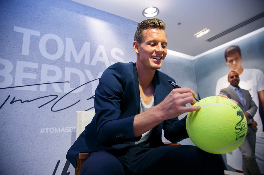 H&M hosted the meet and greet at its Oxford Circus flagship store 