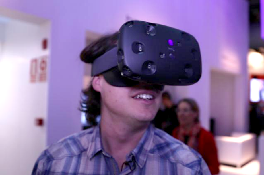 HTC goes up against Oculus Rift with Vive (StuffTV)