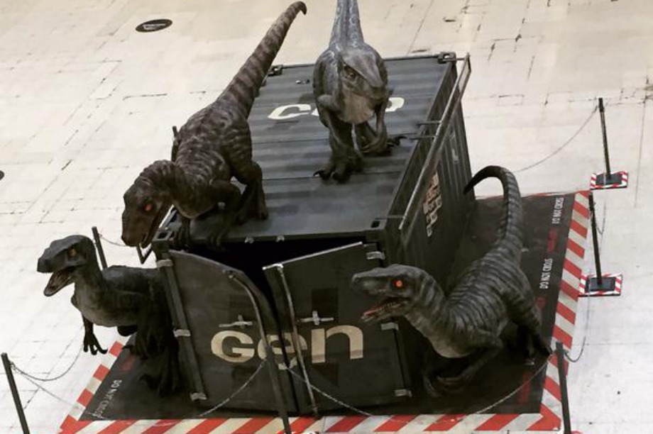 Universal Pictures' #JurassicWaterloo stunt (@odeoncinemas)