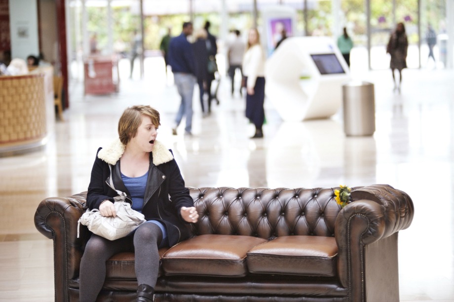 The sofa surprised guests with free gifts