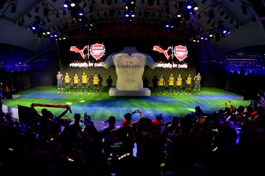 A projection mapped sequence gradually revealed the new Puma Arsenal Away Kit