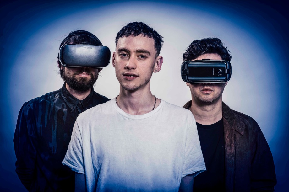 The audience at the special gig will also watch through VR