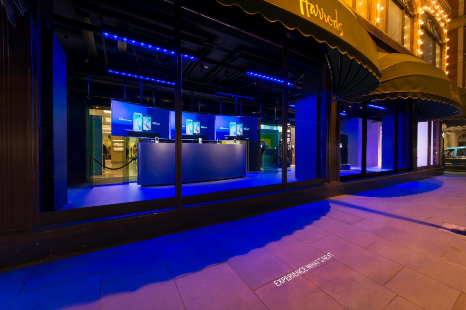 Samsung takes over Harrods' iconic windows
