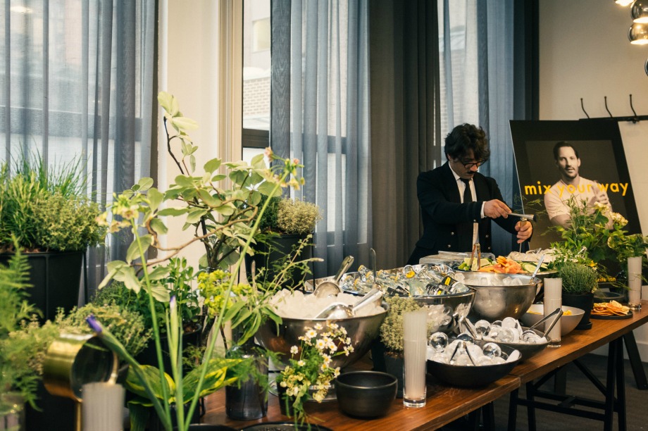 Schweppes launches 'Mix your Way'