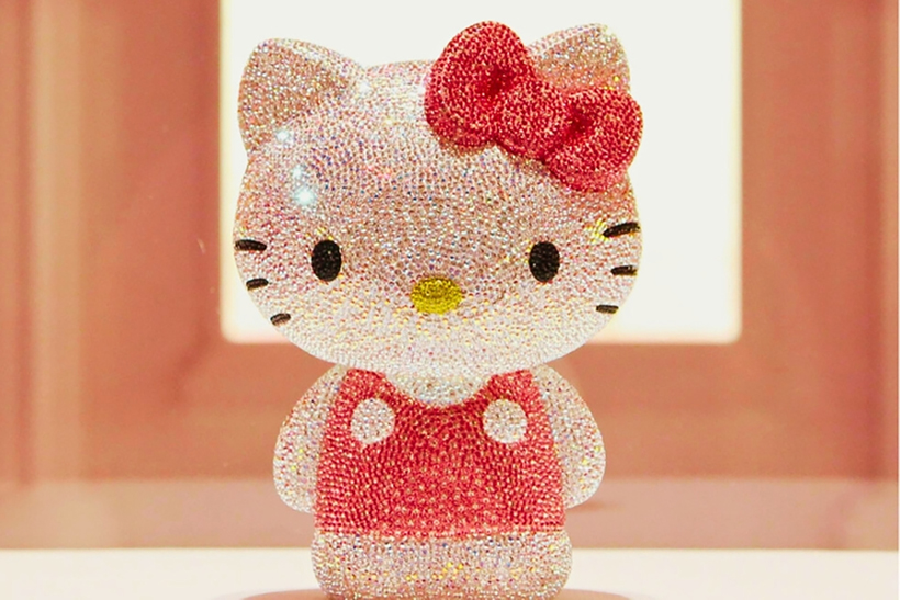 A glittering Hello Kitty