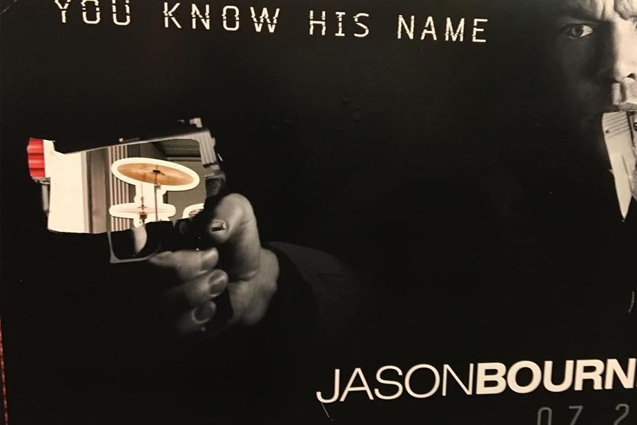 "Girls" producer Tami Sagher took to Instagram to advpcate tearing guns from "Jason Bourne" posters.